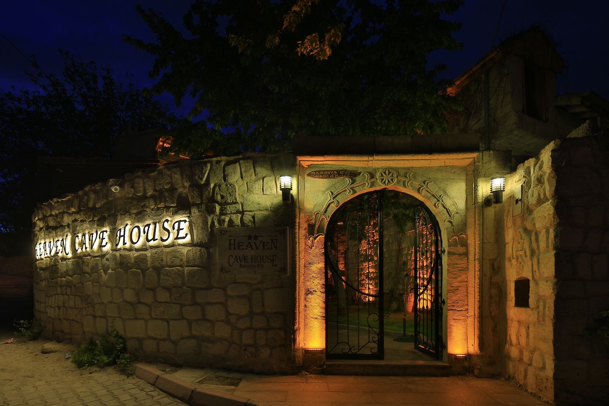 Bed and Breakfast Heaven Cave House - Razziya Evi Ürgüp Exterior foto