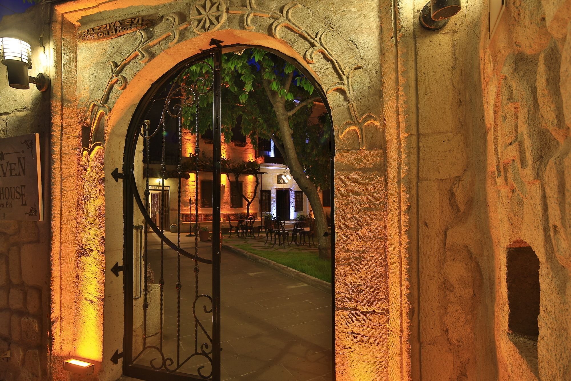 Bed and Breakfast Heaven Cave House - Razziya Evi Ürgüp Exterior foto